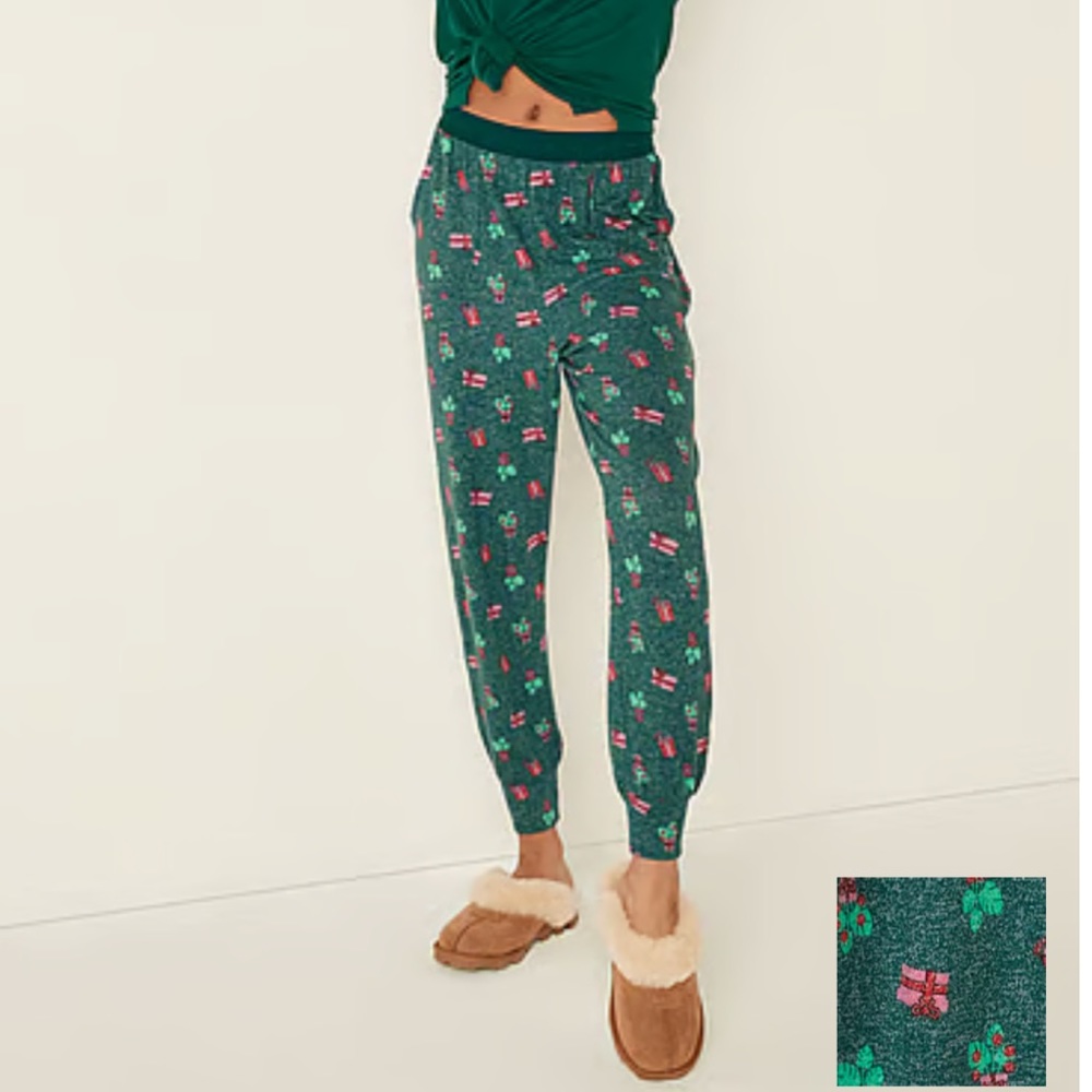 PINK by victoria secret sleep PAJAMAS JOGGERS Christmas presents green